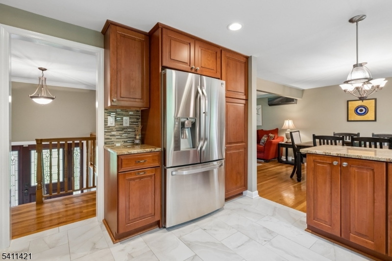 60 Edgemere Rd