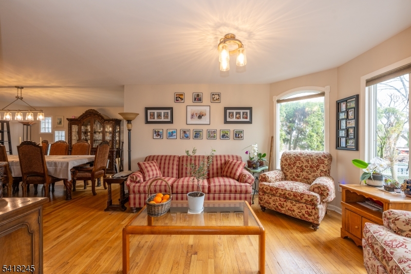 35 Turnberry Rd