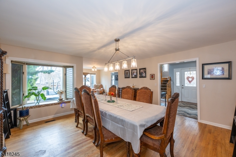 35 Turnberry Rd