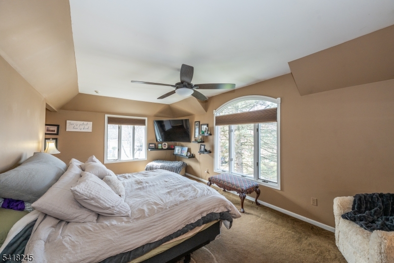 35 Turnberry Rd