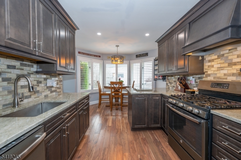 35 Turnberry Rd