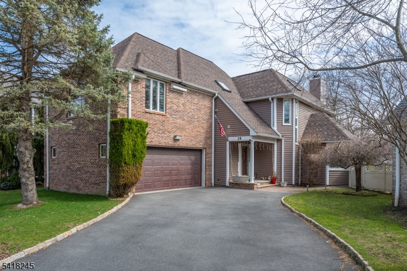 35 Turnberry Rd
