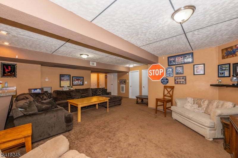 35 Turnberry Rd