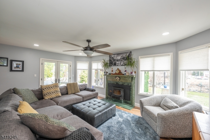 35 Turnberry Rd