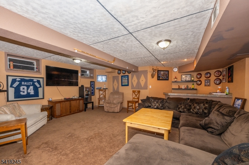 35 Turnberry Rd