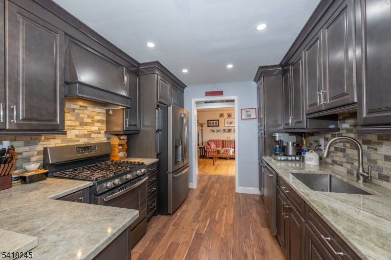 35 Turnberry Rd