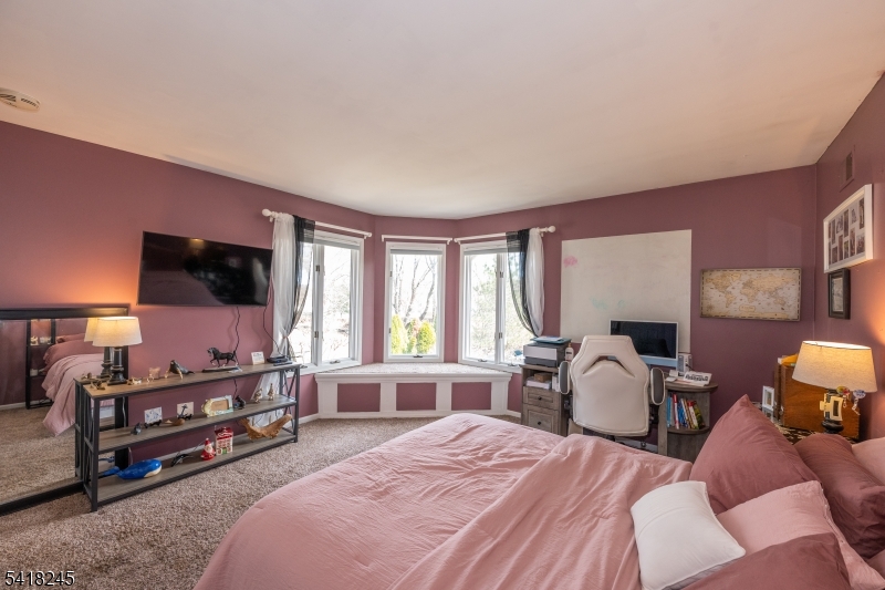 35 Turnberry Rd