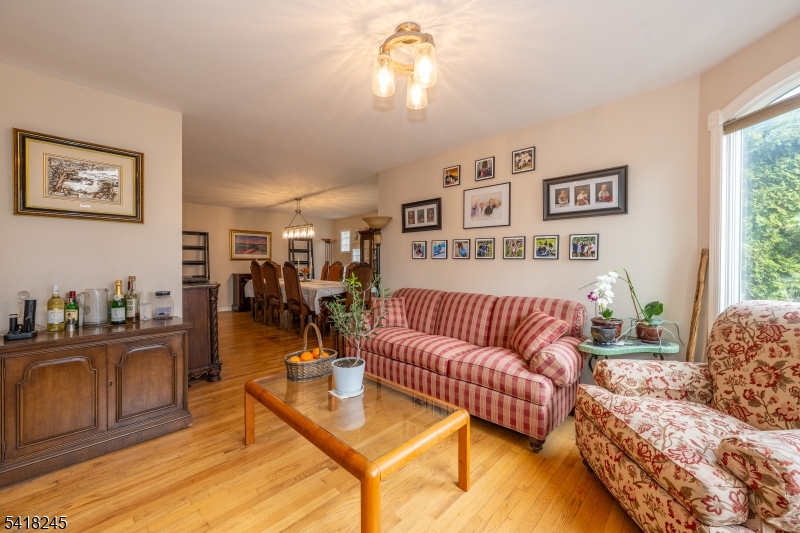 35 Turnberry Rd