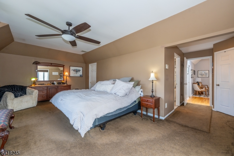 35 Turnberry Rd