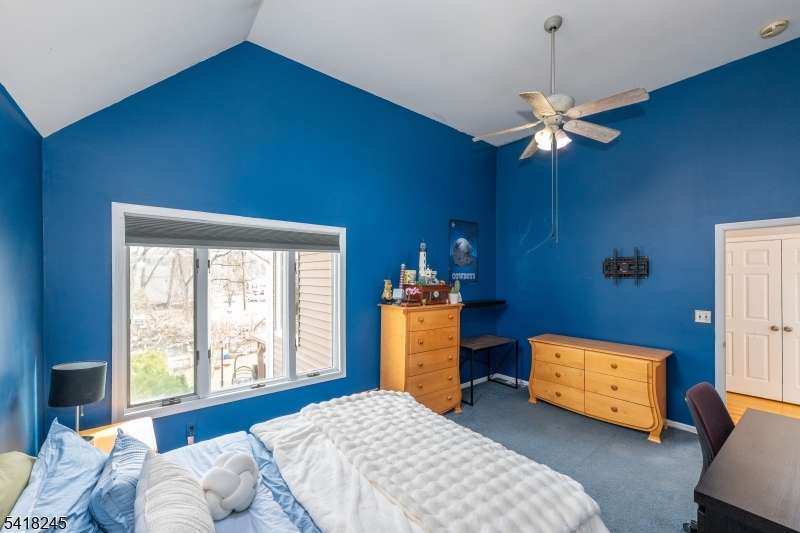 35 Turnberry Rd