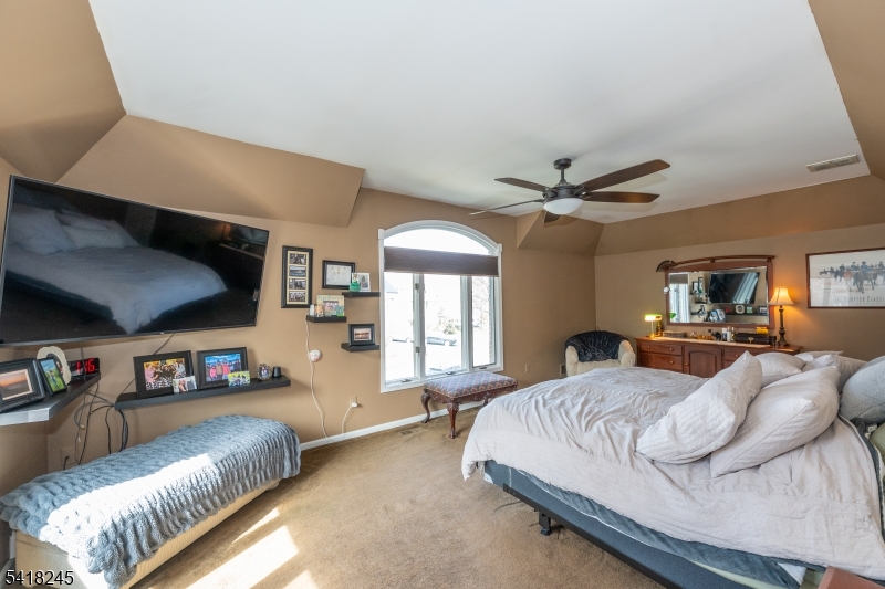 35 Turnberry Rd