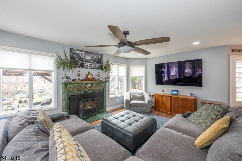 35 Turnberry Rd