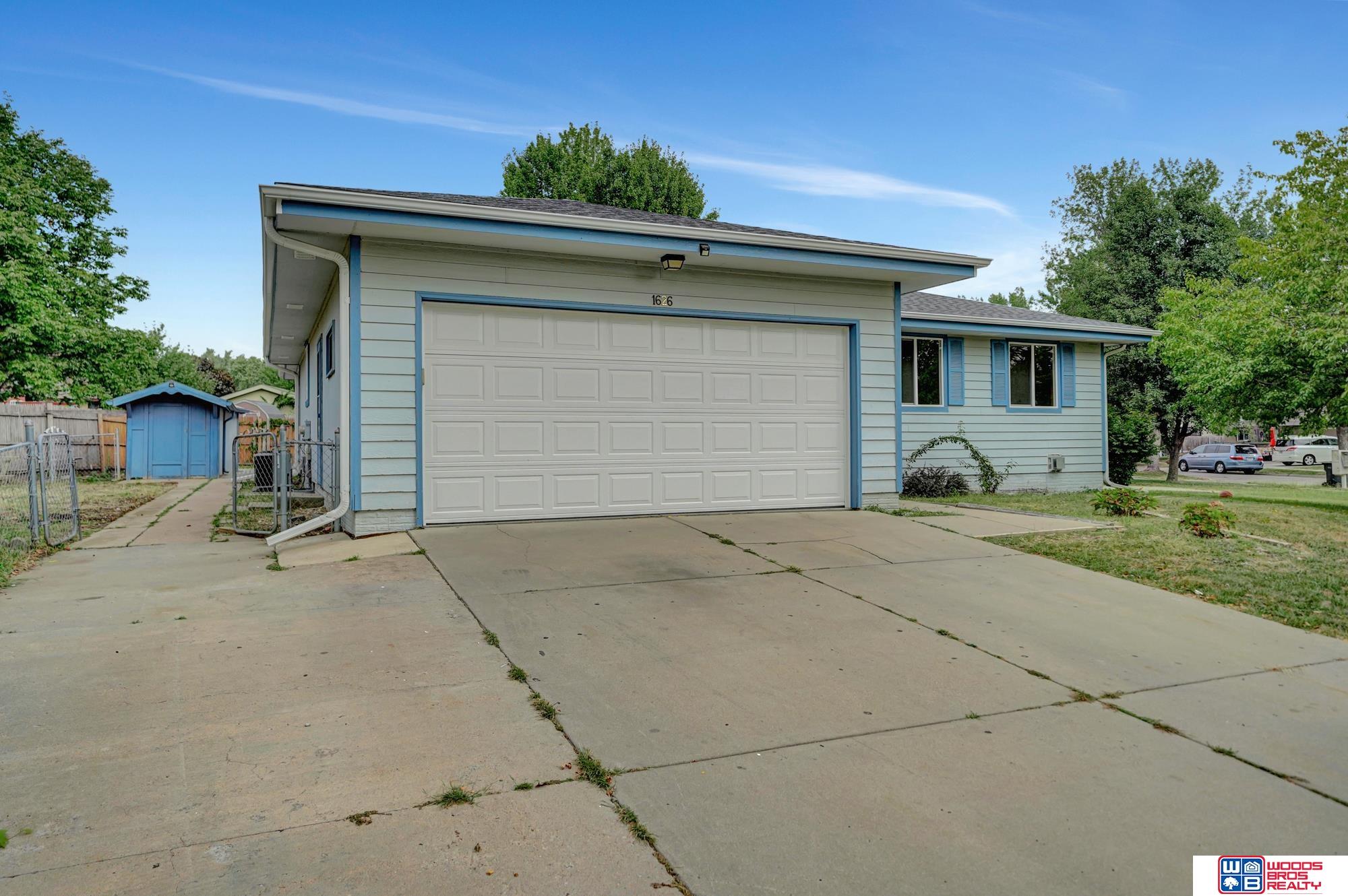 1626 W Plum Street