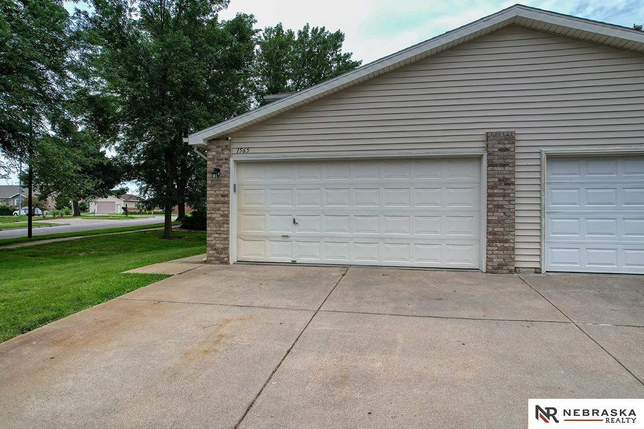 1565 Cedar Crest Drive
