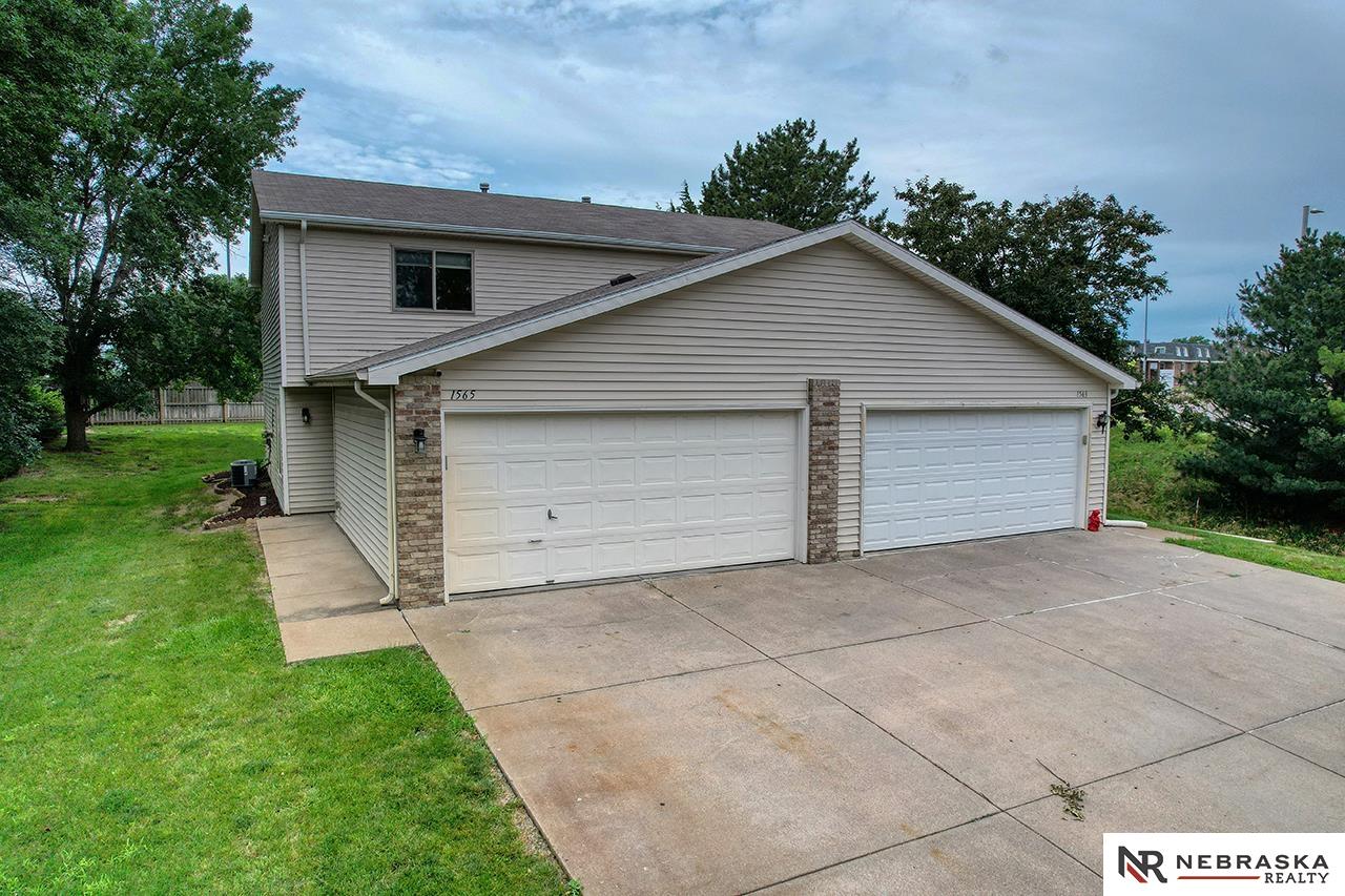 1565 Cedar Crest Drive