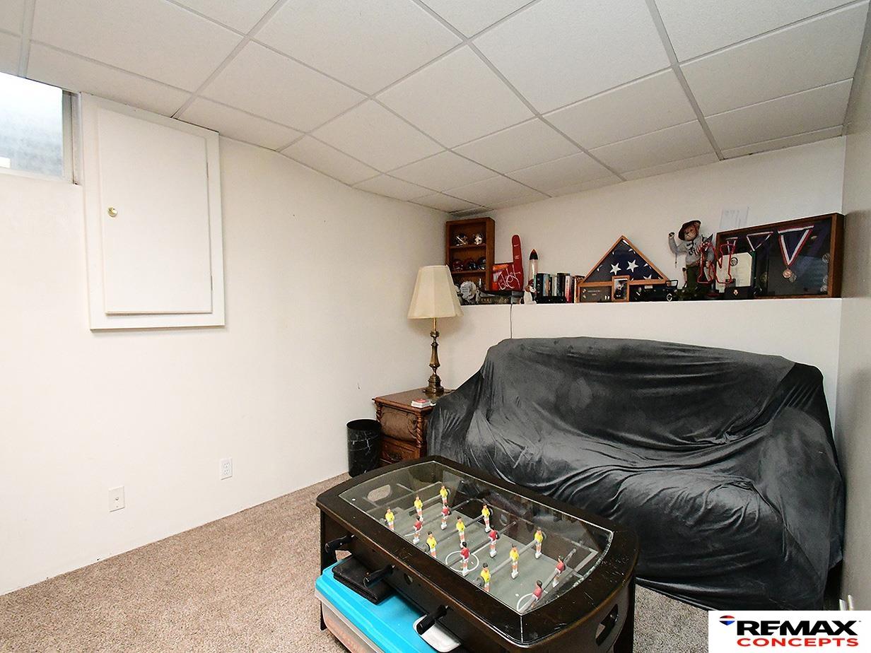752 W Belmont Avenue