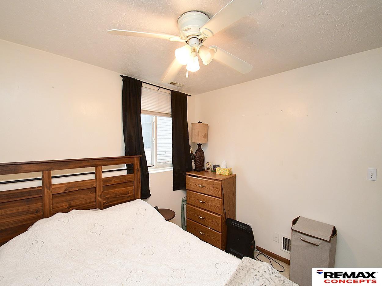 752 W Belmont Avenue