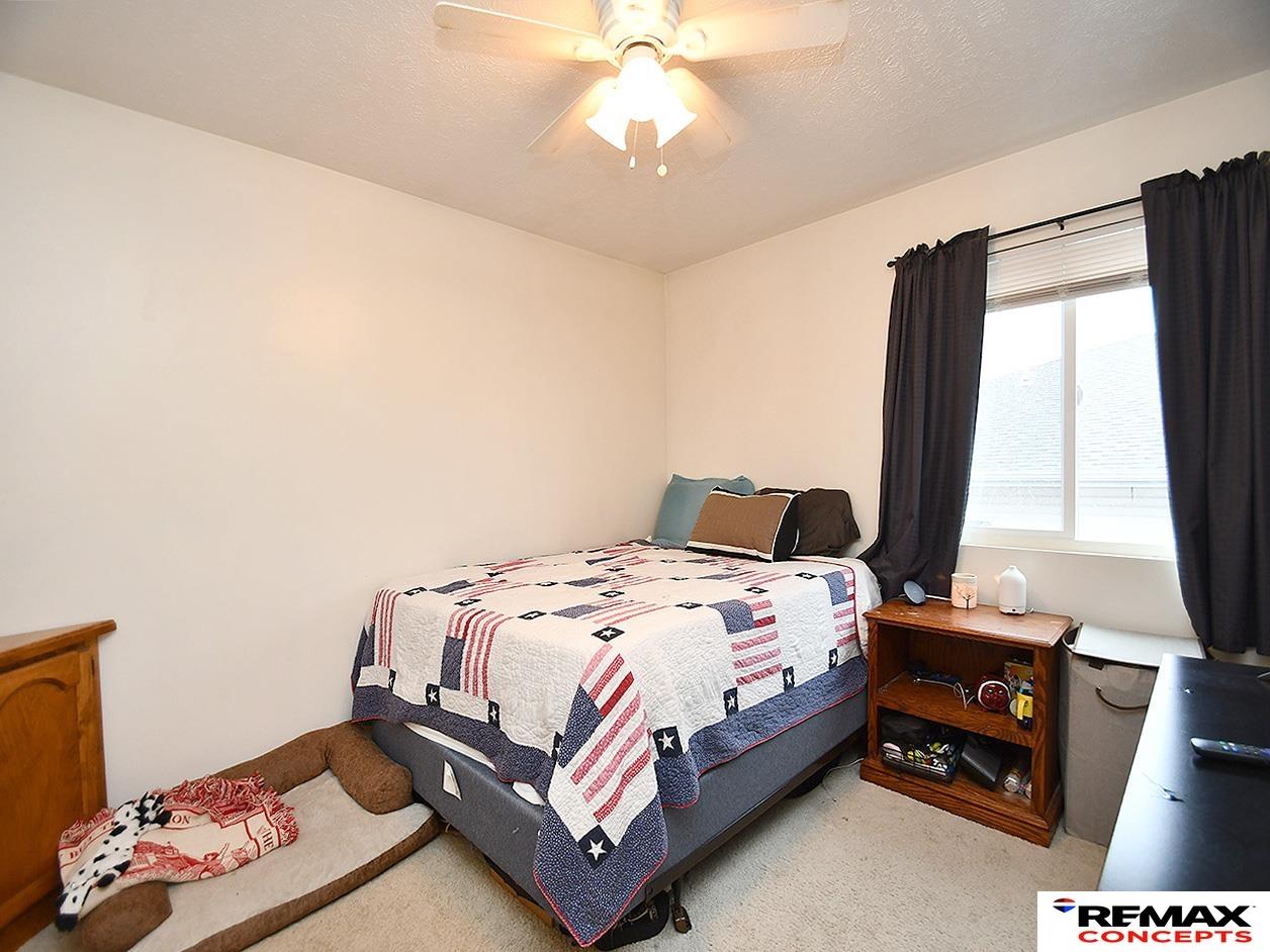 752 W Belmont Avenue