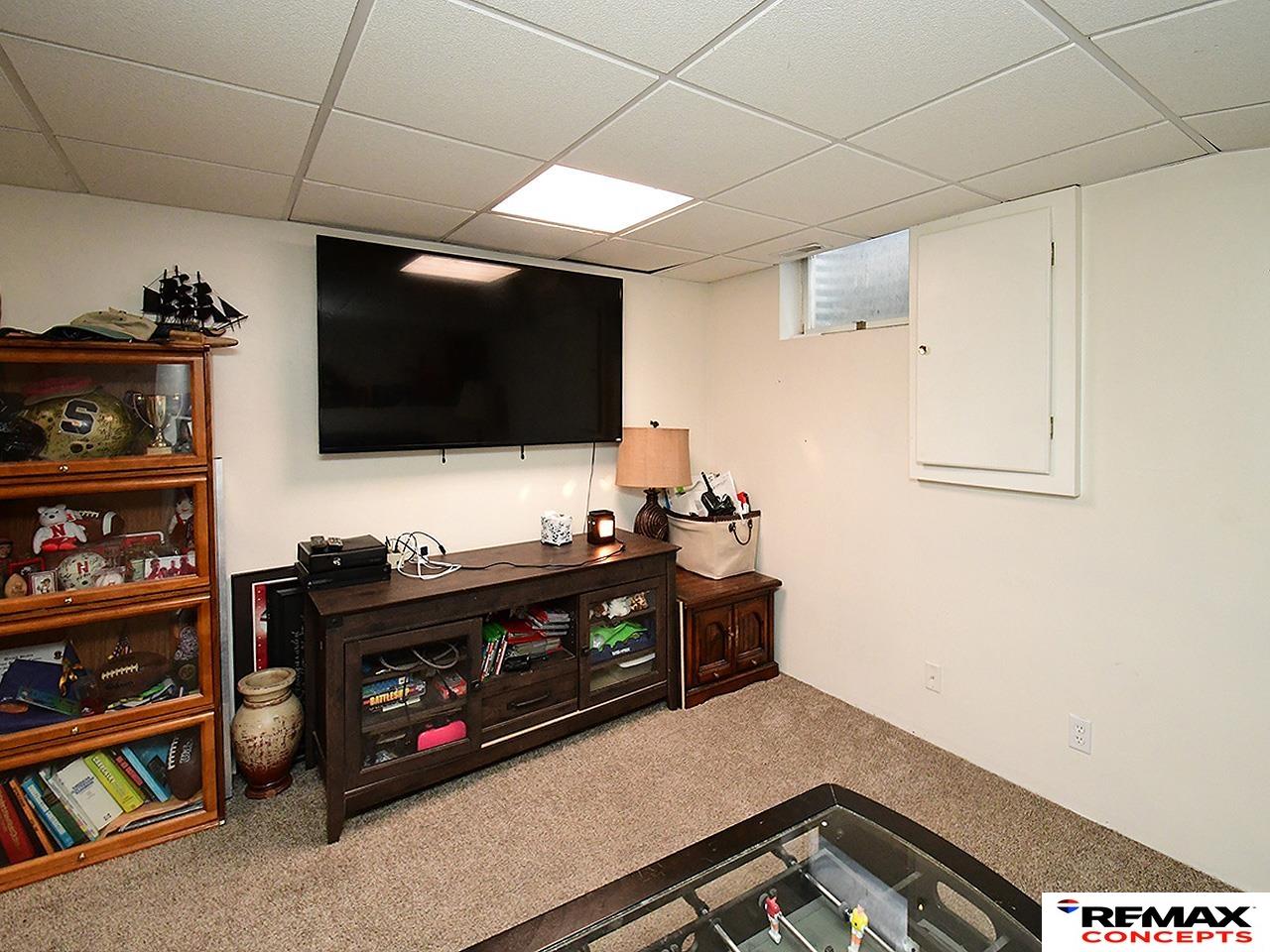 752 W Belmont Avenue