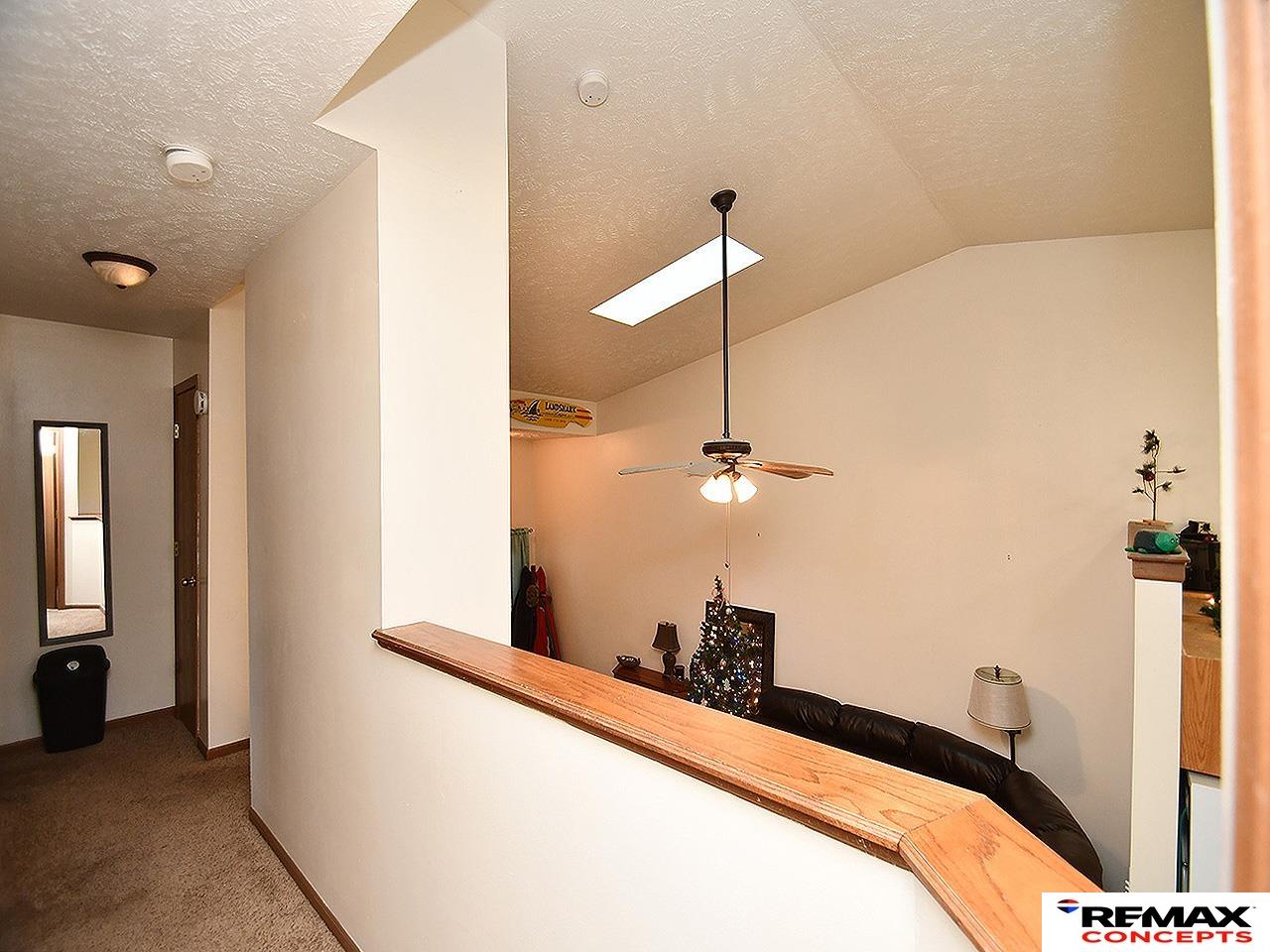 752 W Belmont Avenue