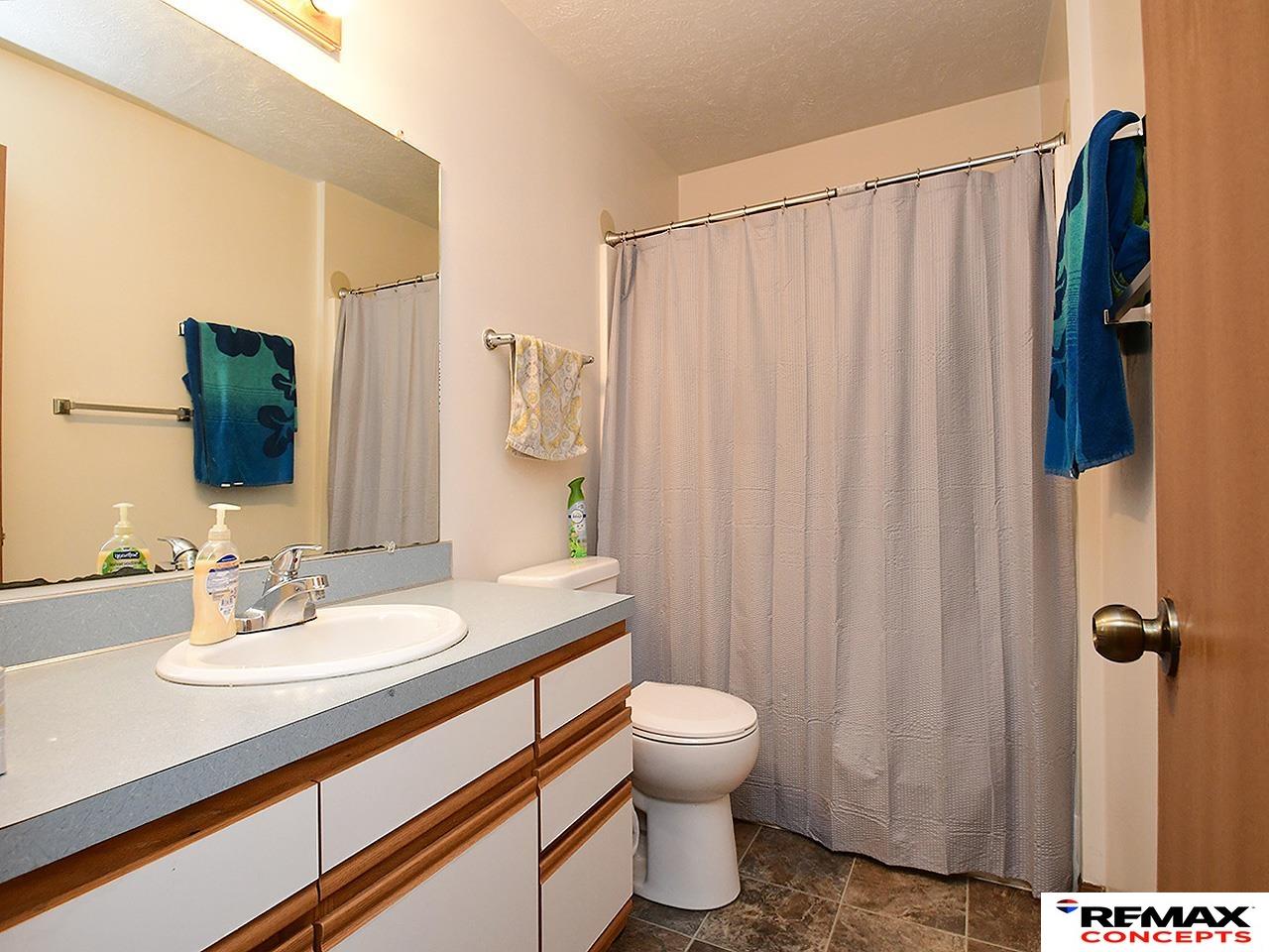 752 W Belmont Avenue