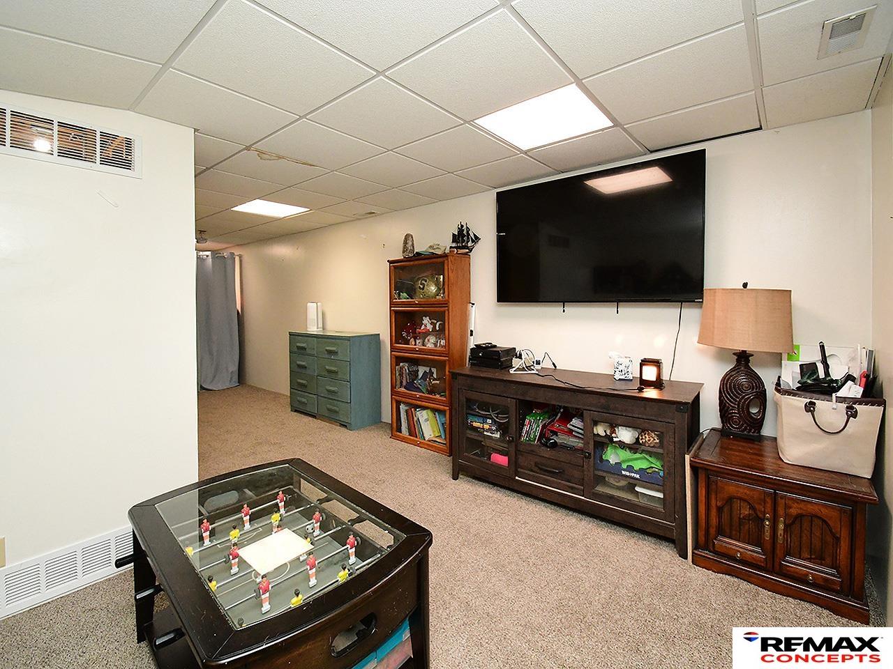 752 W Belmont Avenue