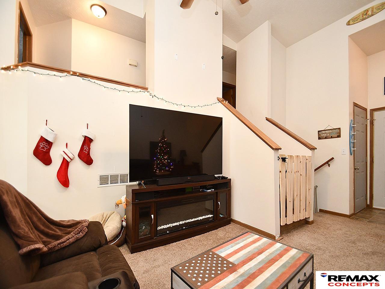 752 W Belmont Avenue