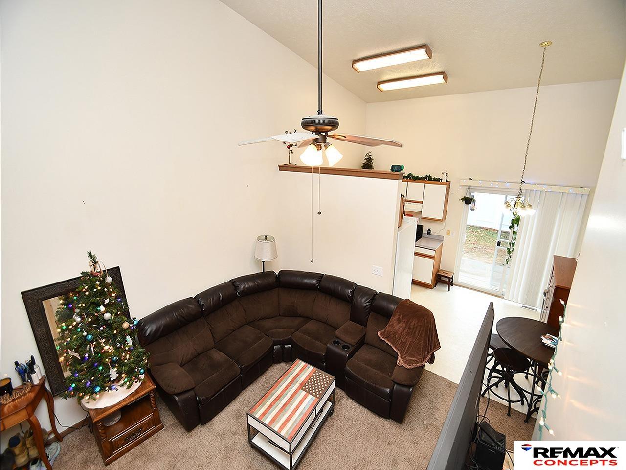 752 W Belmont Avenue