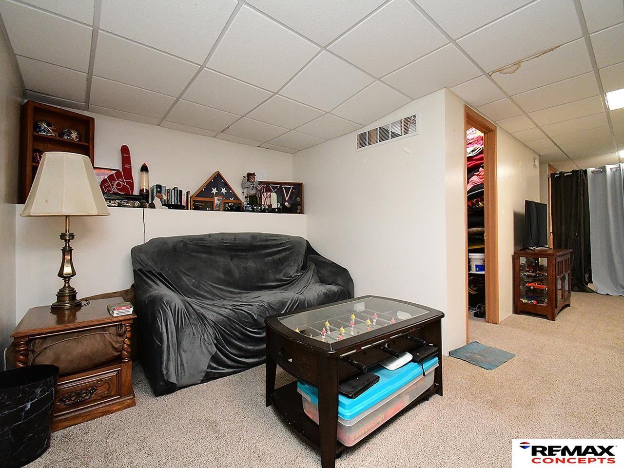 752 W Belmont Avenue