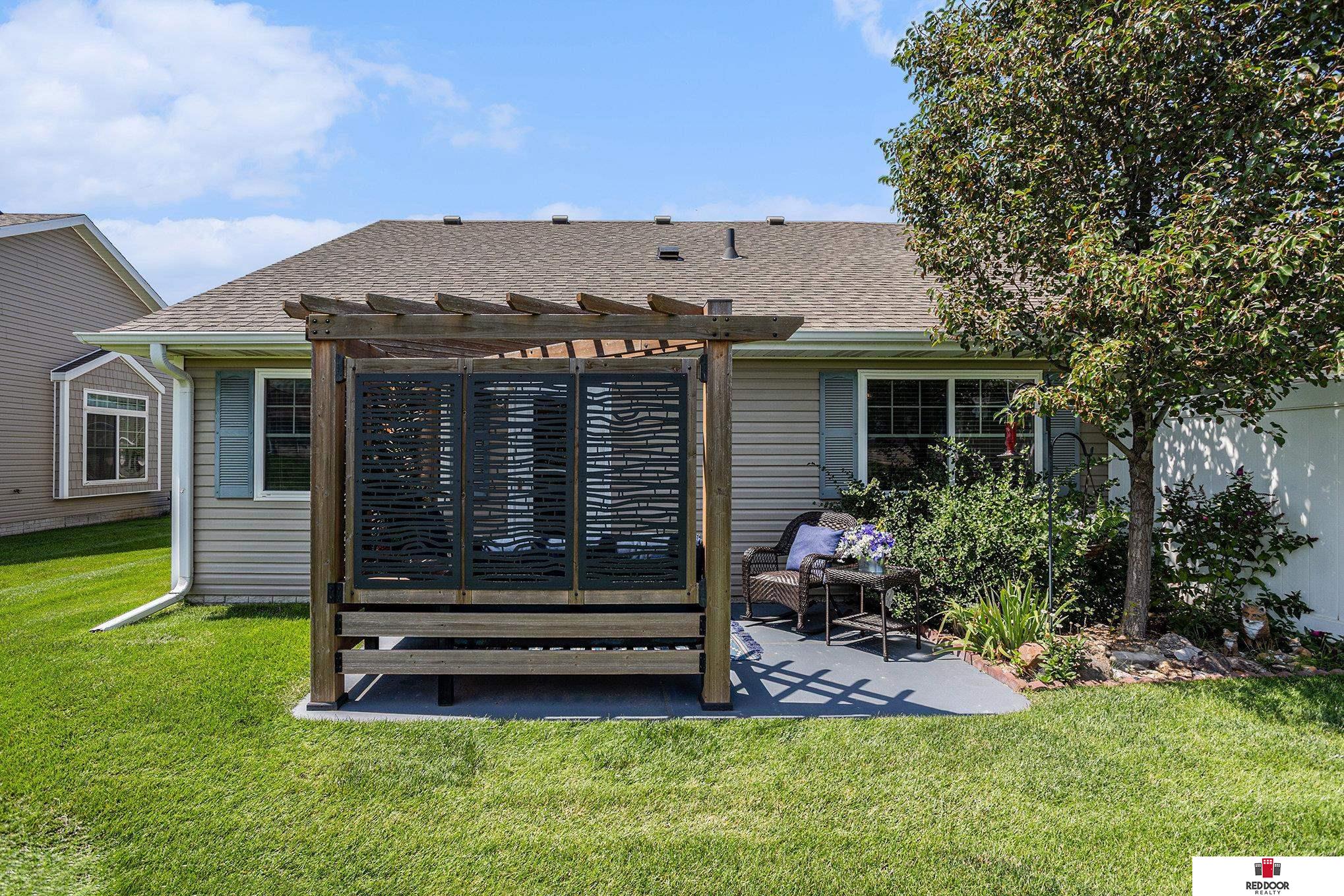 618 CARLTON Drive