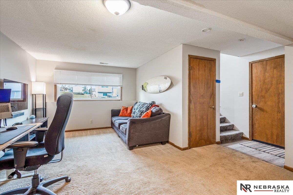 5027 W Sparrow Lane