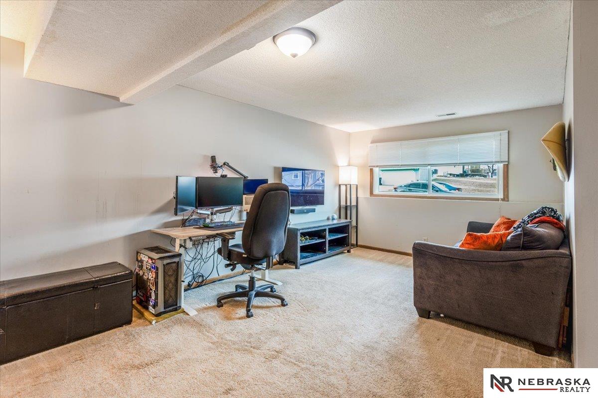 5027 W Sparrow Lane