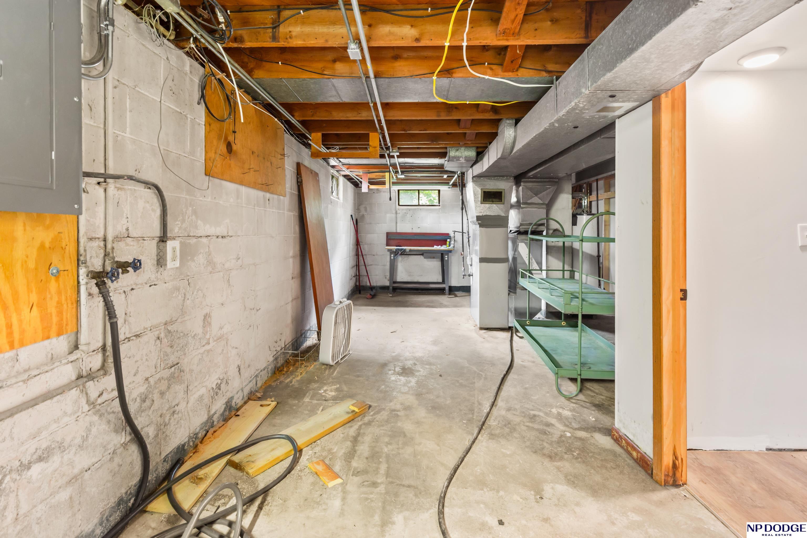 4021 Vernon Avenue
