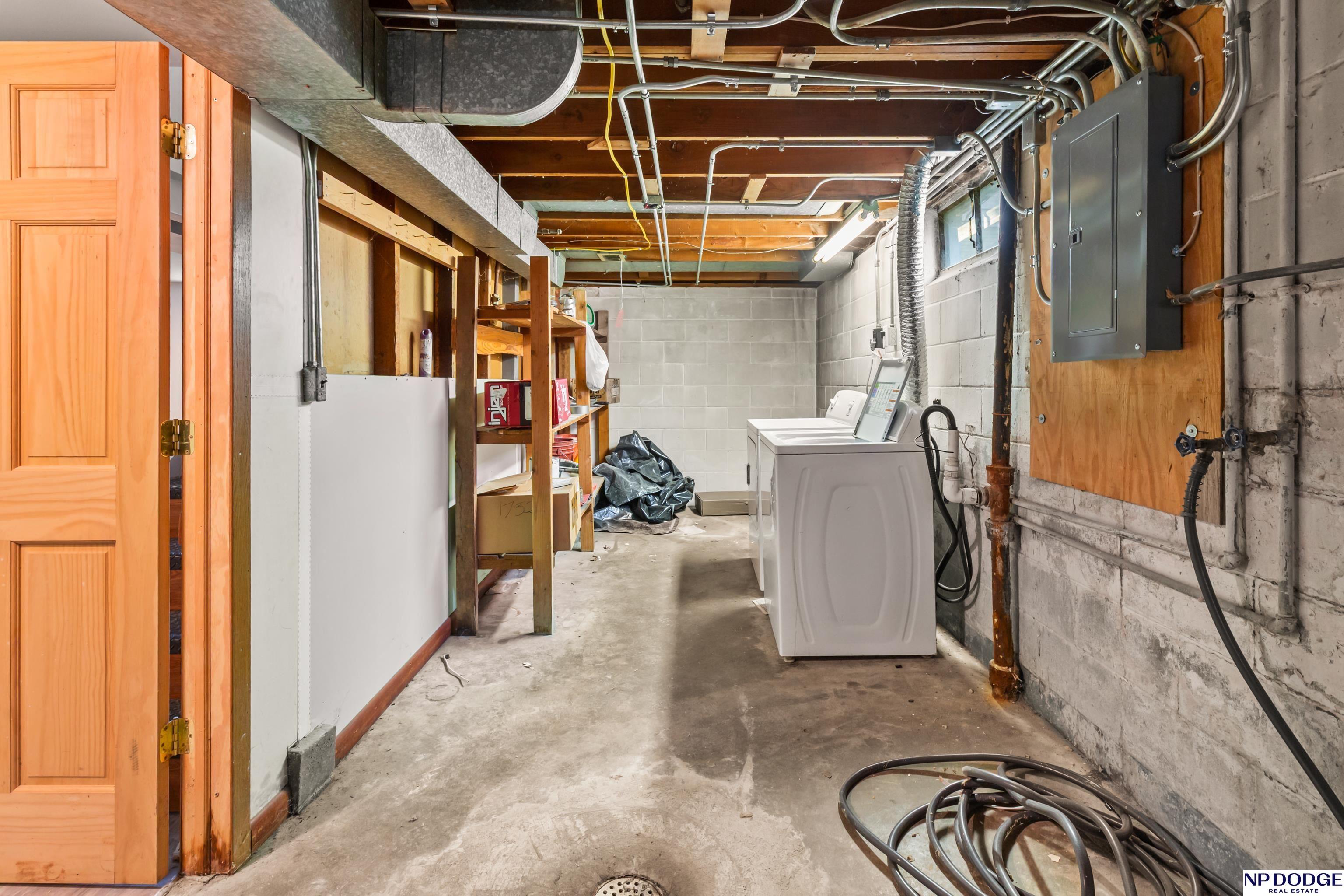 4021 Vernon Avenue