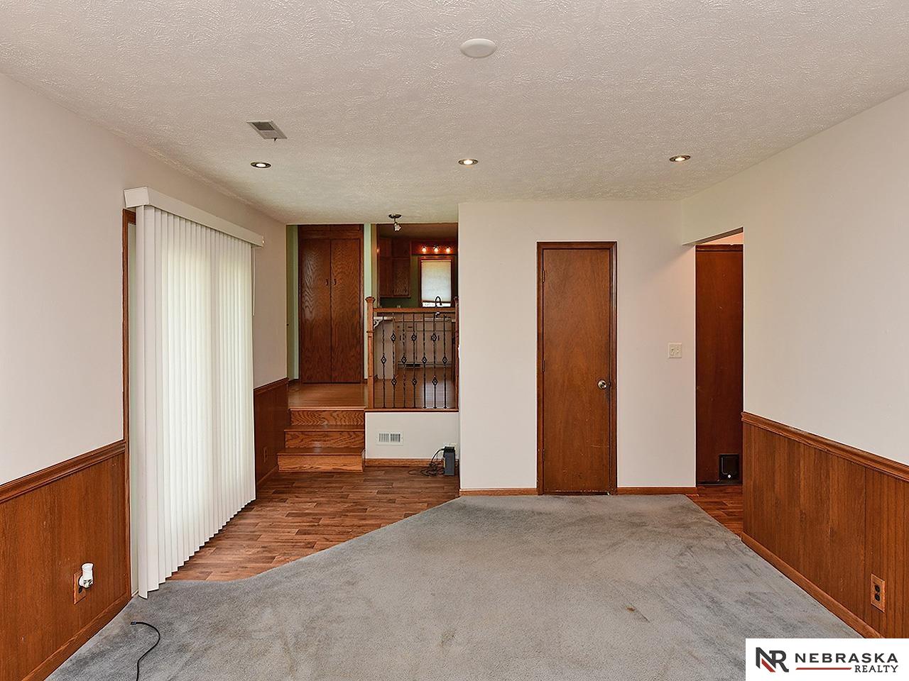 524 W Burt Drive