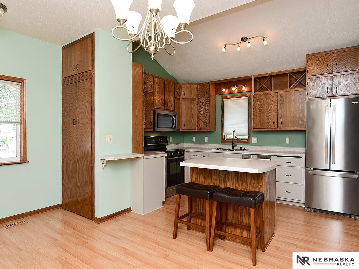 524 W Burt Drive
