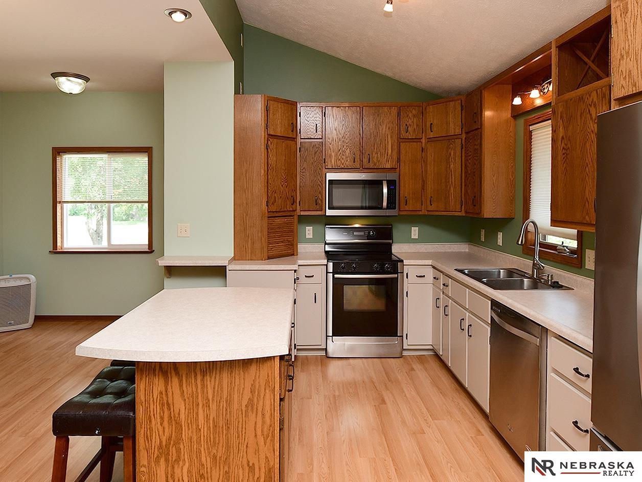 524 W Burt Drive