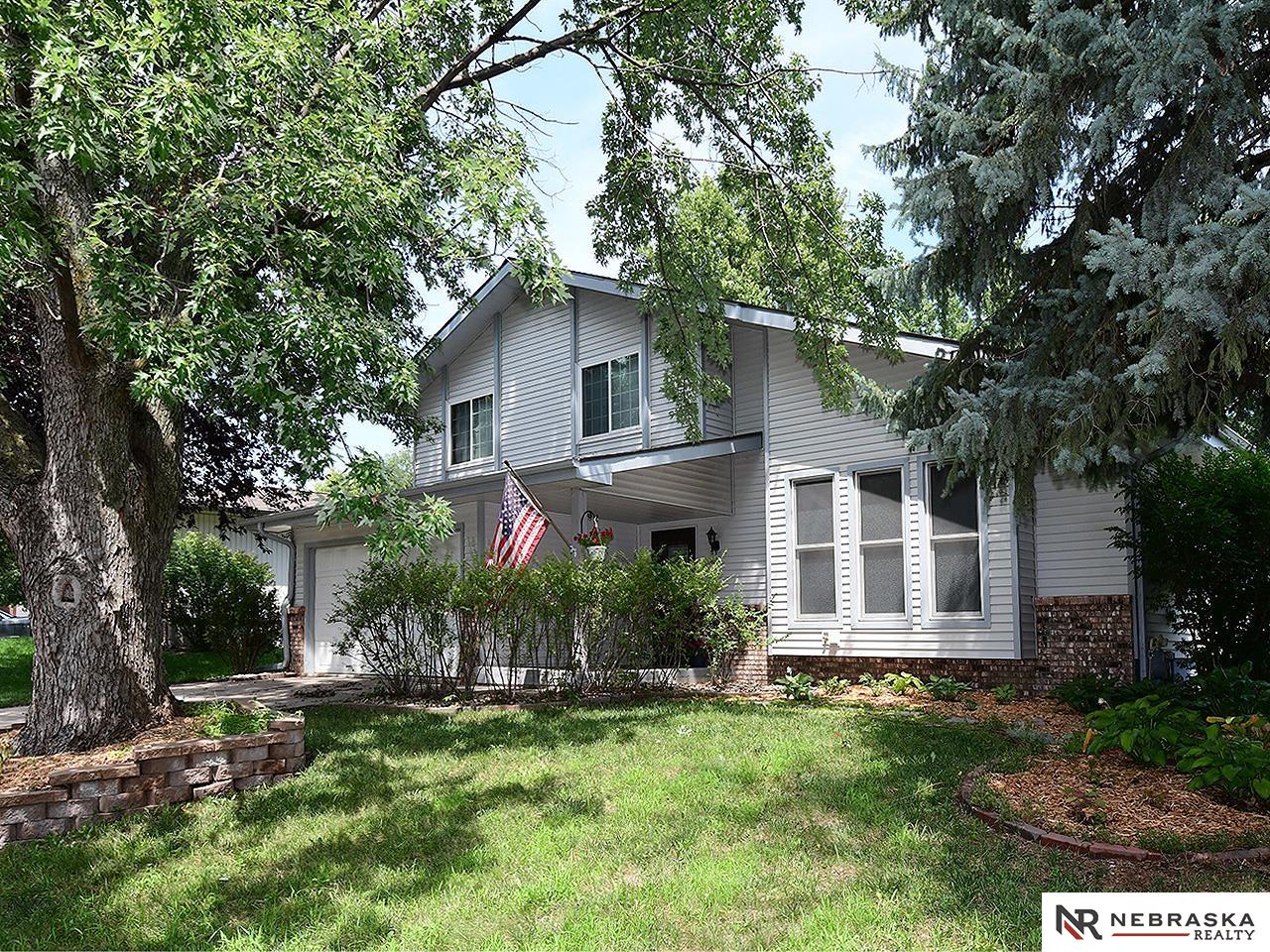 524 W Burt Drive