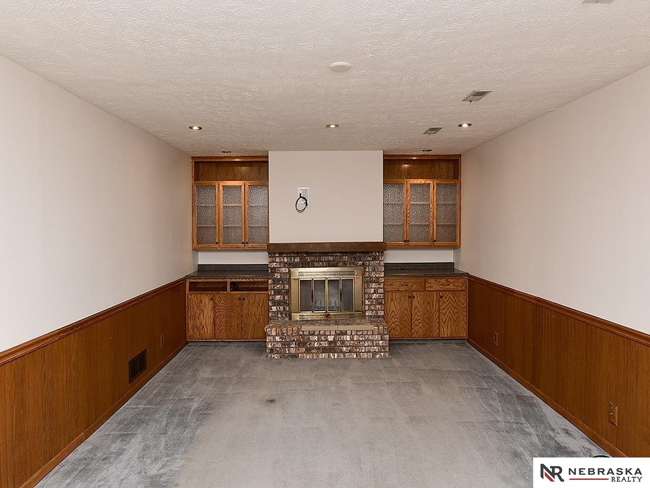 524 W Burt Drive