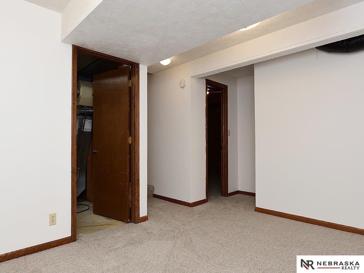 524 W Burt Drive
