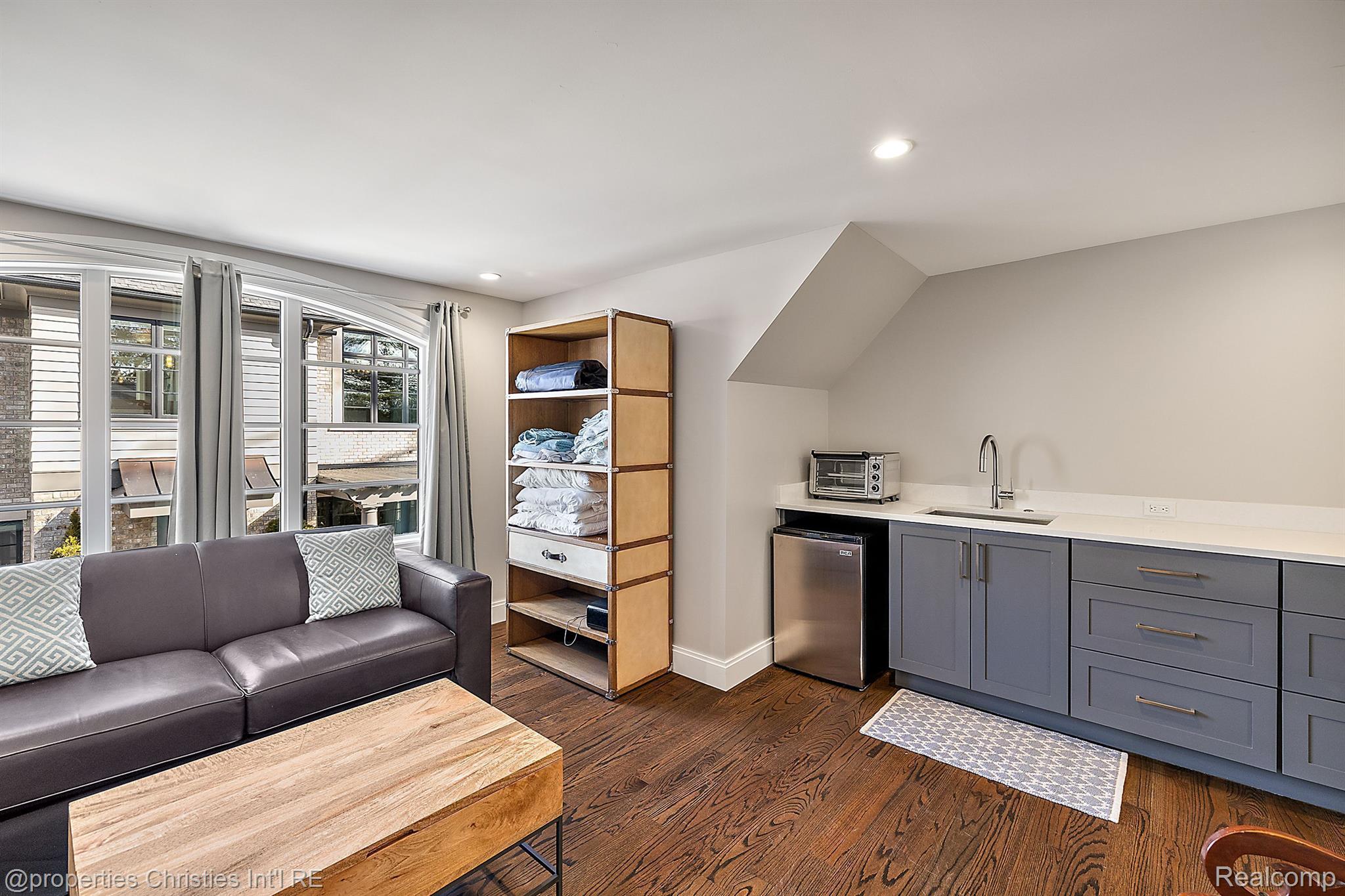 375 BALDWIN Road