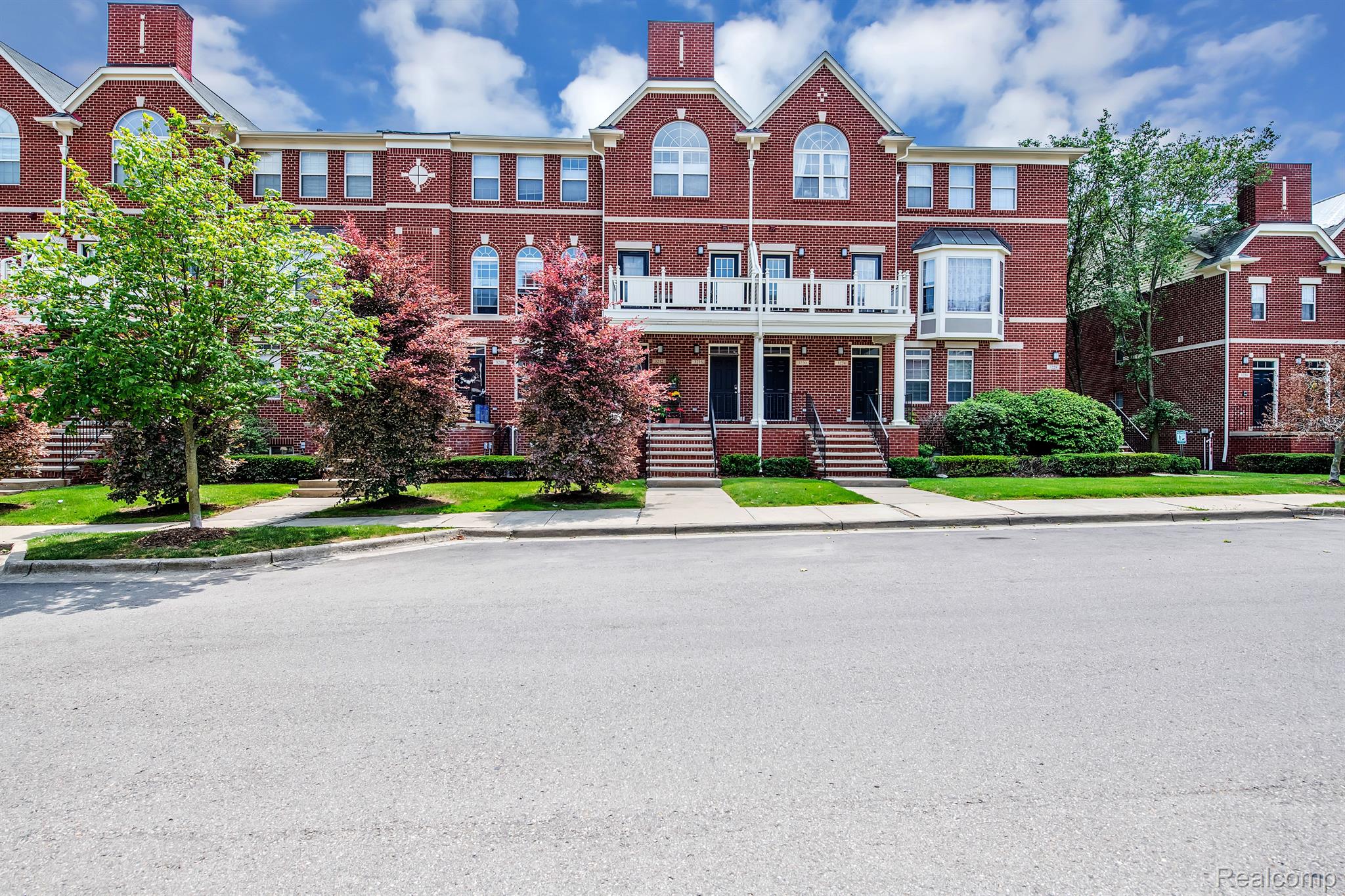 3216 NEWBURY PL
