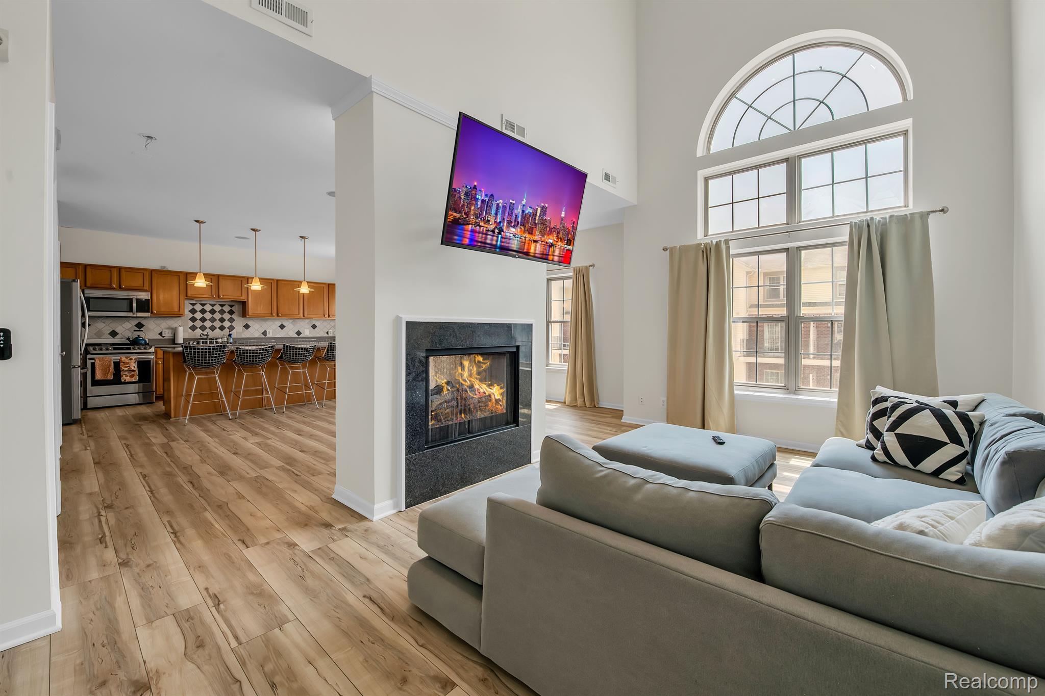 3216 NEWBURY PL