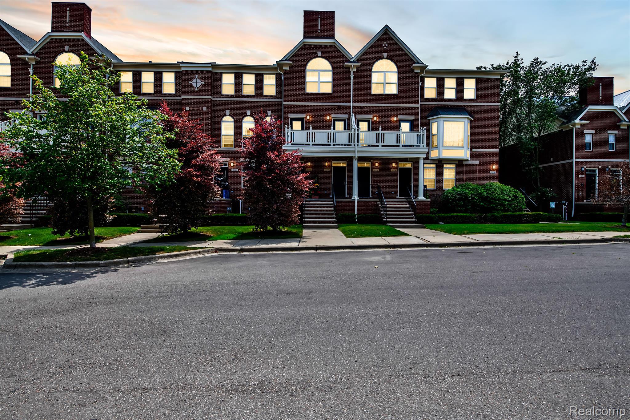 3216 NEWBURY PL