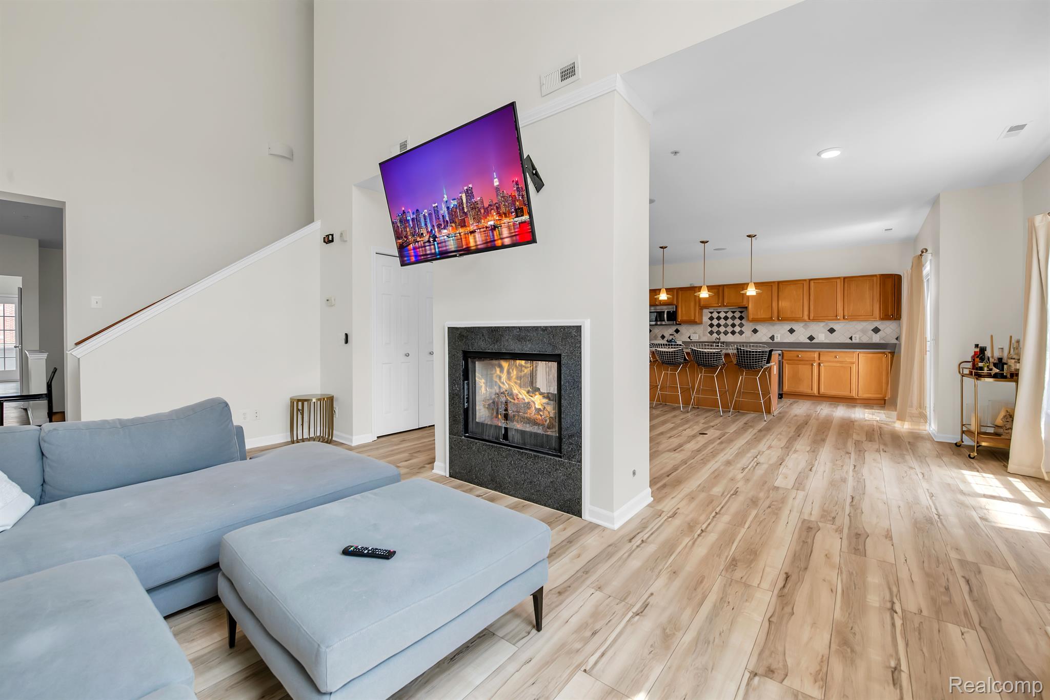 3216 NEWBURY PL