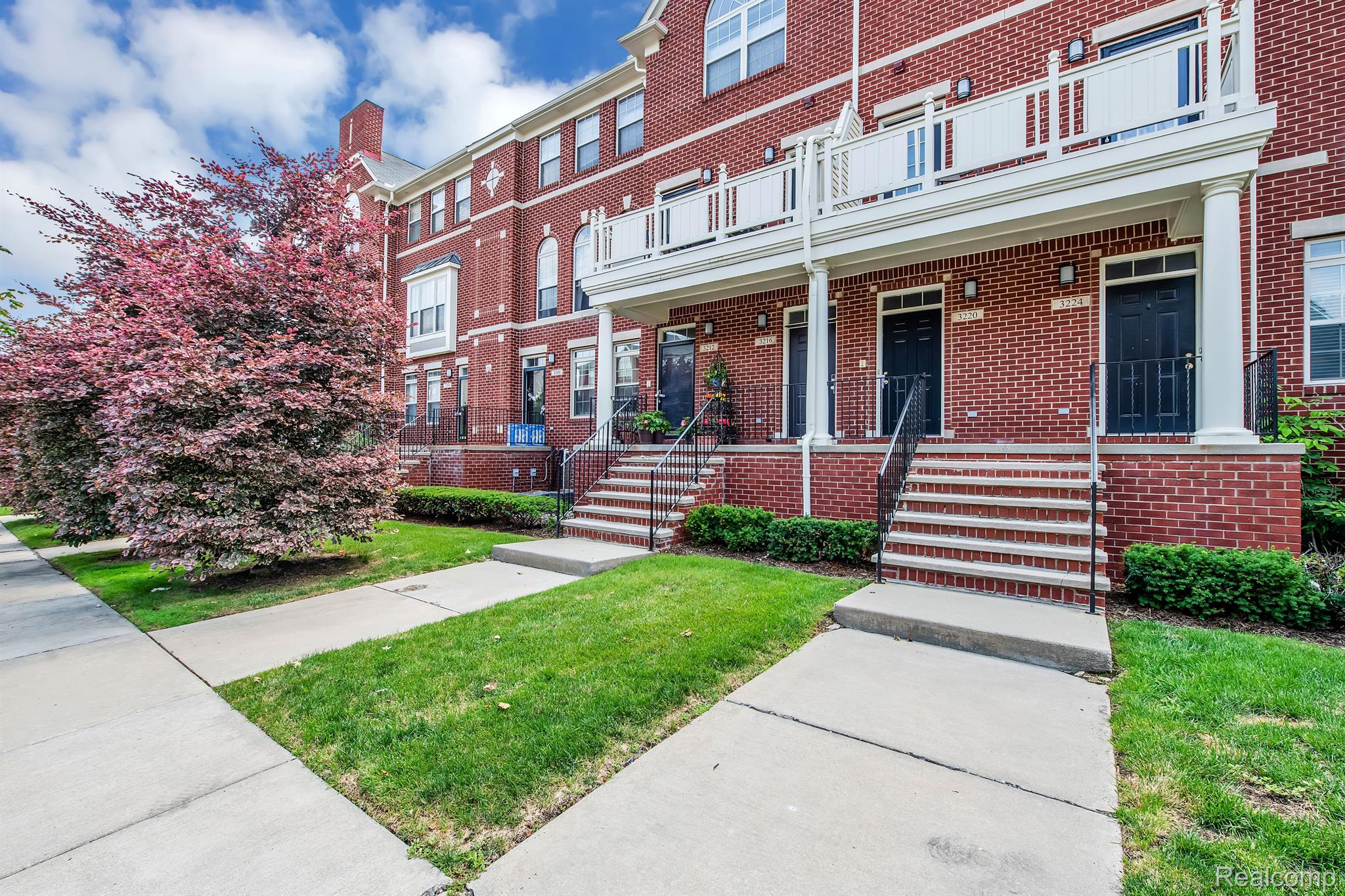3216 NEWBURY PL