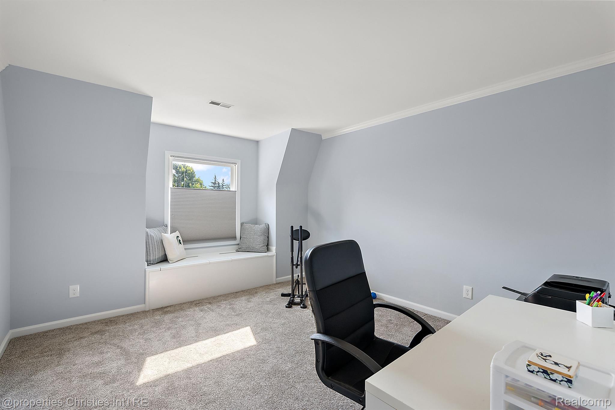 3521 WOODLAND Avenue