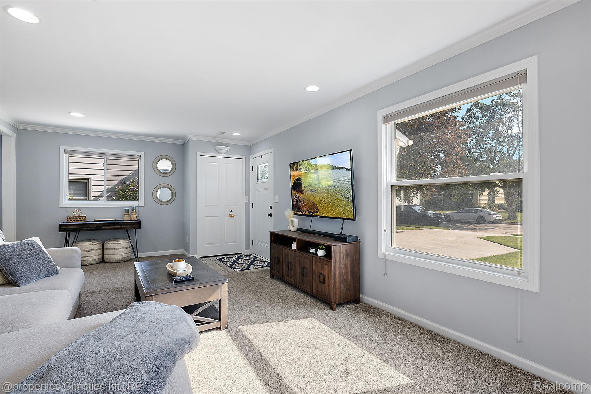 3521 WOODLAND Avenue