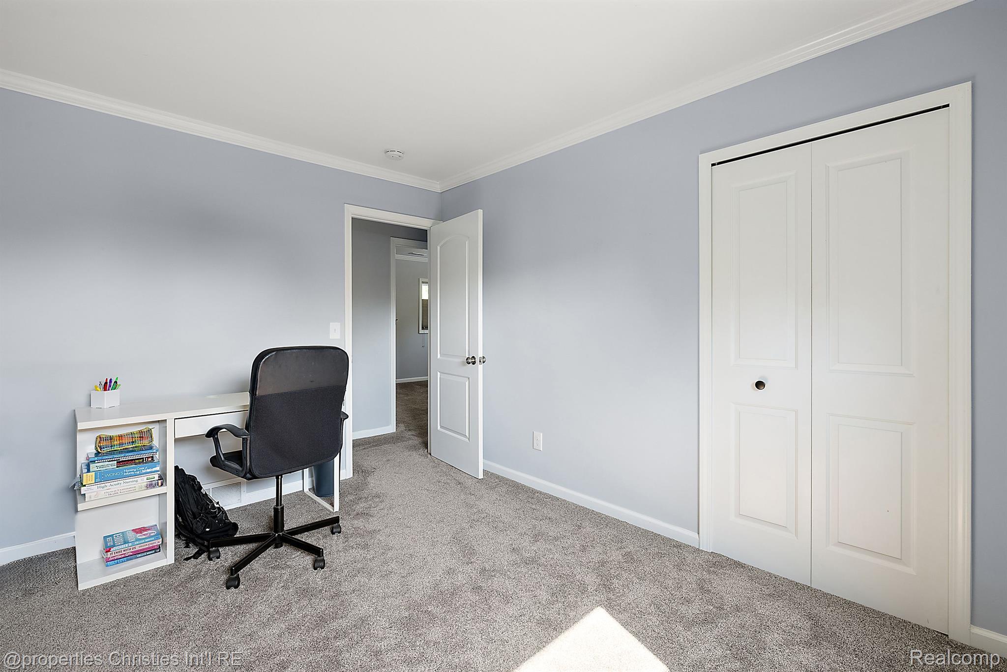 3521 WOODLAND Avenue