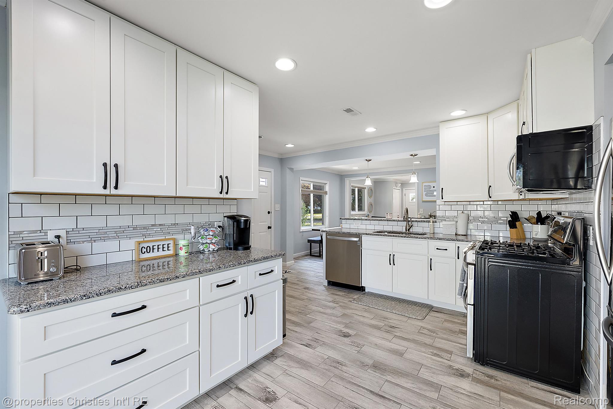 3521 WOODLAND Avenue